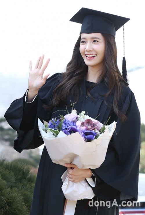 [PIC][24-02-2015]YoonA tham dự Lễ Tốt Nghiệp của Trường Đại học Dongguk và Hội thảo về Lễ Tốt Nghiệp vào sáng nay Tumblr_nk9i4969vI1sewbc1o1_500