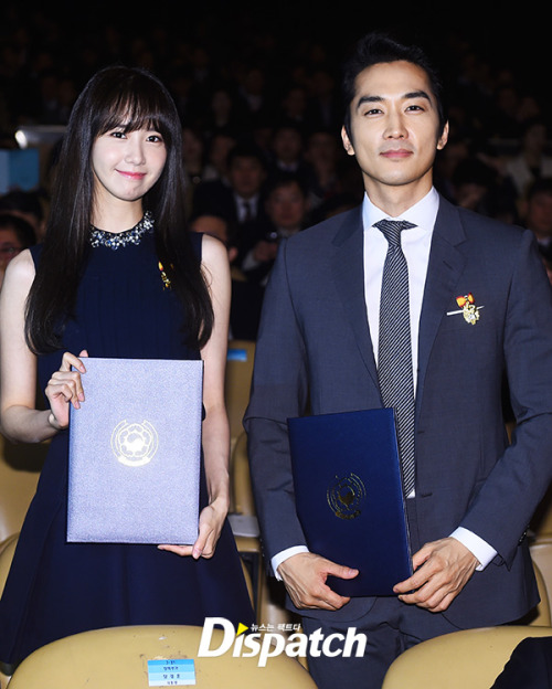 [PIC][03-03-2015]YoonA nhận giải "Best Taxpayers Presidential Award" và nhậm chức đại sứ cho "National Tax Service" vào hôm nay Tumblr_nkm6ltsqO81sewbc1o1_500