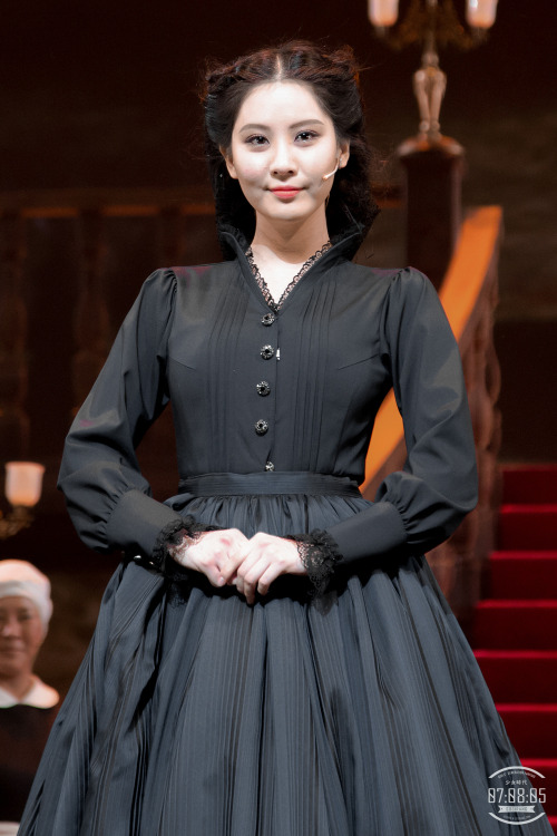 [OTHER][10-11-2014]SeoHyun tham dự buổi họp báo cho vở nhạc kịch mới của cô "Gone With The Wind" - Page 2 Tumblr_nhweqwOO5r1sewbc1o1_500