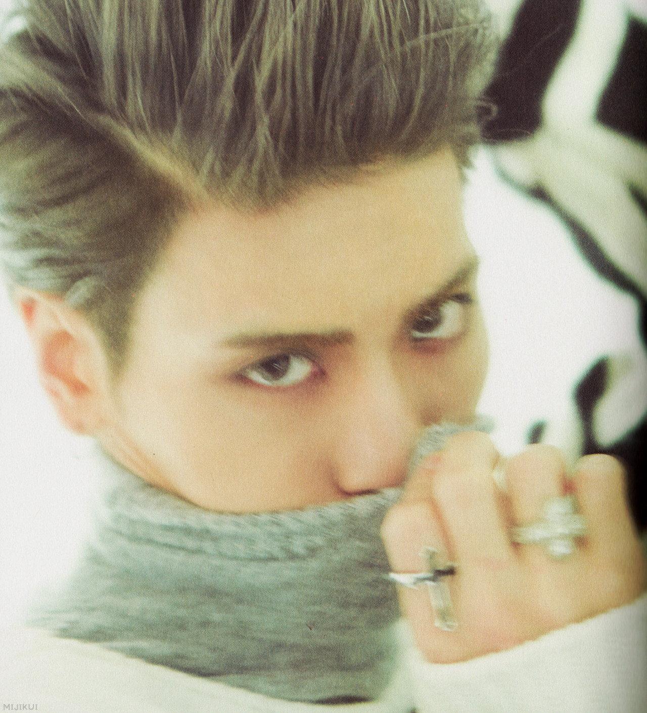 [LQ/SCANS]  Jonghyun @ 'BASE' The First Mini Album Tumblr_nj0owvyzNy1rc63cko3_1280