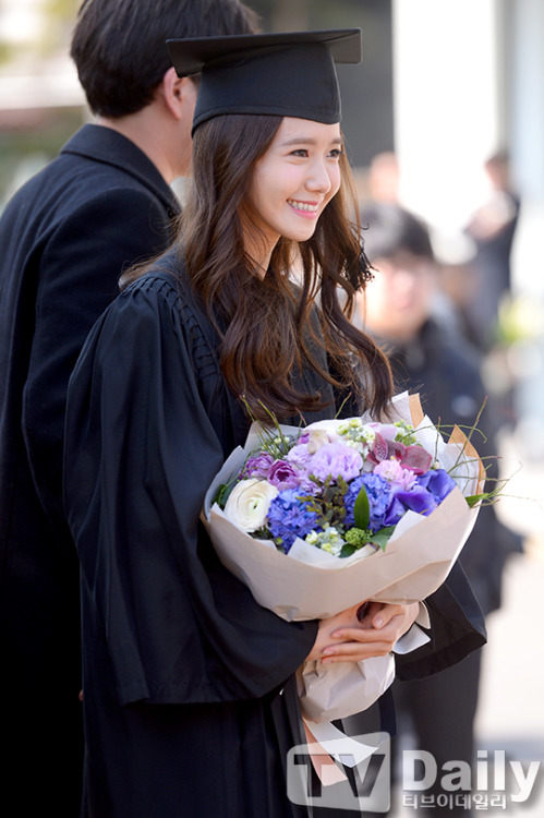 [PIC][24-02-2015]YoonA tham dự Lễ Tốt Nghiệp của Trường Đại học Dongguk và Hội thảo về Lễ Tốt Nghiệp vào sáng nay Tumblr_nk9iwhMI4u1sewbc1o1_500