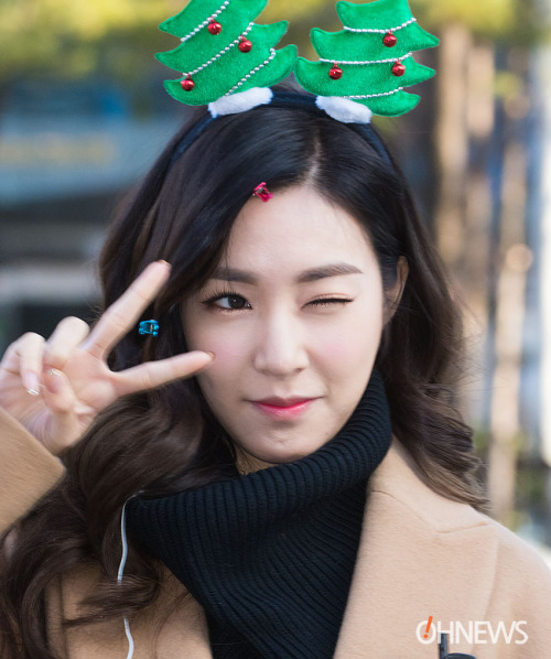 [PIC][04-12-2015]Hình ảnh mới nhất từ chuỗi quảng bá cho Mini Album "Dear Santa" của TaeTiSeo Tumblr_nytejsLkR61sewbc1o1_500