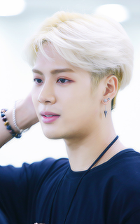 Jackson Wang ♫ [ PRIS ] Tumblr_ntphnt60c01uqjsgso7_250