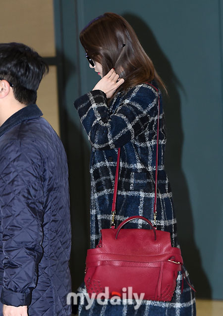 [PIC][28-11-2015]YoonA trở về Hàn Quốc vào chiều nay Tumblr_nyj1d9ZcCE1sewbc1o1_500