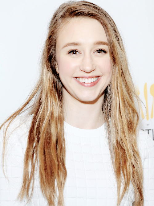 ;taissa perfect farmiga♡ Tumblr_nstyx7h2vT1styifro1_500