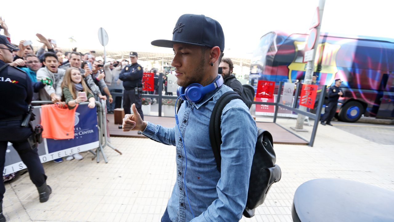 Neymar Jr. - Page 33 Tumblr_nkp5s5j6bB1repc8no3_1280