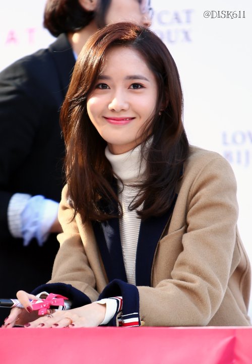 [PIC][24-10-2015]YoonA tham dự buổi fansign cho thương hiệu "LOVCAT" vào chiều nay - Page 2 Tumblr_nwtuzfrgDz1sewbc1o1_500