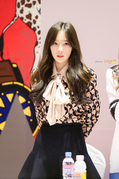 [PIC][27-11-2014]SNSD xuất hiện tại buổi fansign cho "LOTTE MALL" vào chiều nay - Page 5 Tumblr_nheibtaUCG1sewbc1o1_500