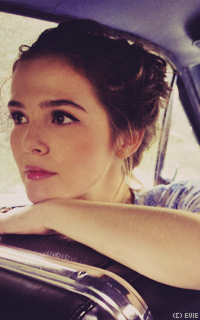 Zoey Deutch Tumblr_mxemkd5HwB1sllbxko5_250