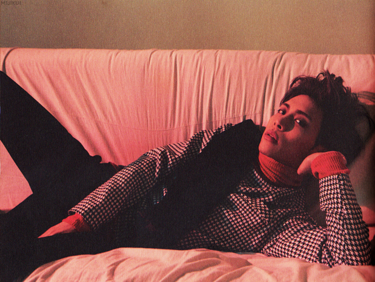 [LQ/SCANS]  Jonghyun @ 'BASE' The First Mini Album Tumblr_nj0q3ryCyk1rc63cko2_1280