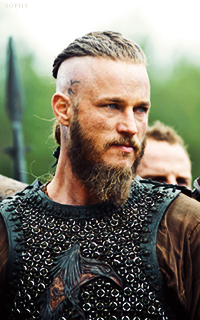 Travis Fimmel Tumblr_n5beyiJQhL1tyhl08o7_250