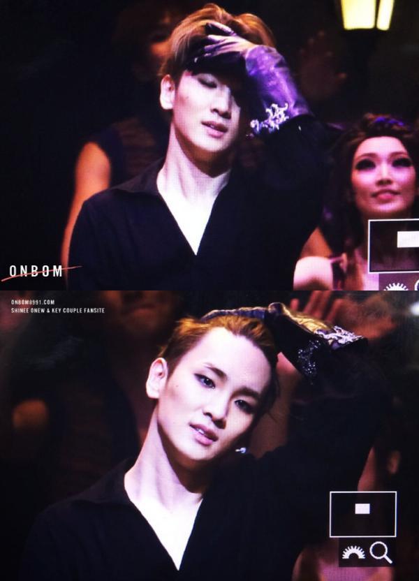 141216 Key @ Musical 'Zorro' Tumblr_ngoktc42yE1qgpx2ao1_1280