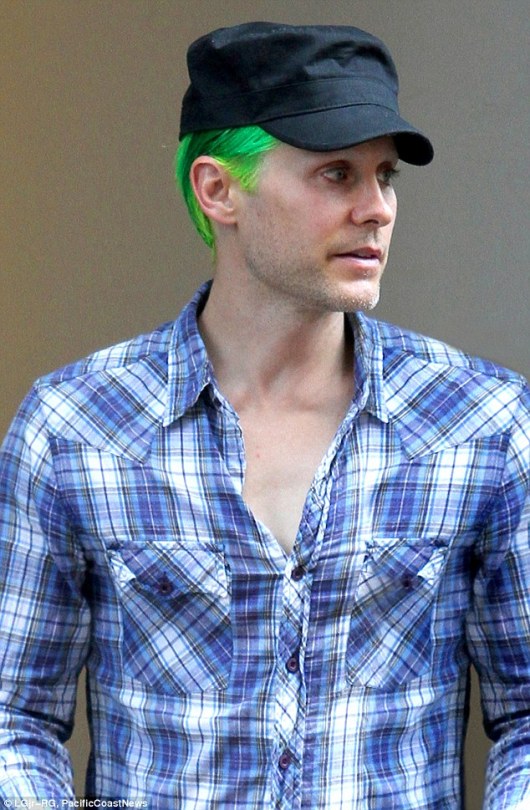 Jared Leto dans les rues de NYC - août 2015 [candids] Tumblr_nsjqcfQyvt1tv0m29o1_540