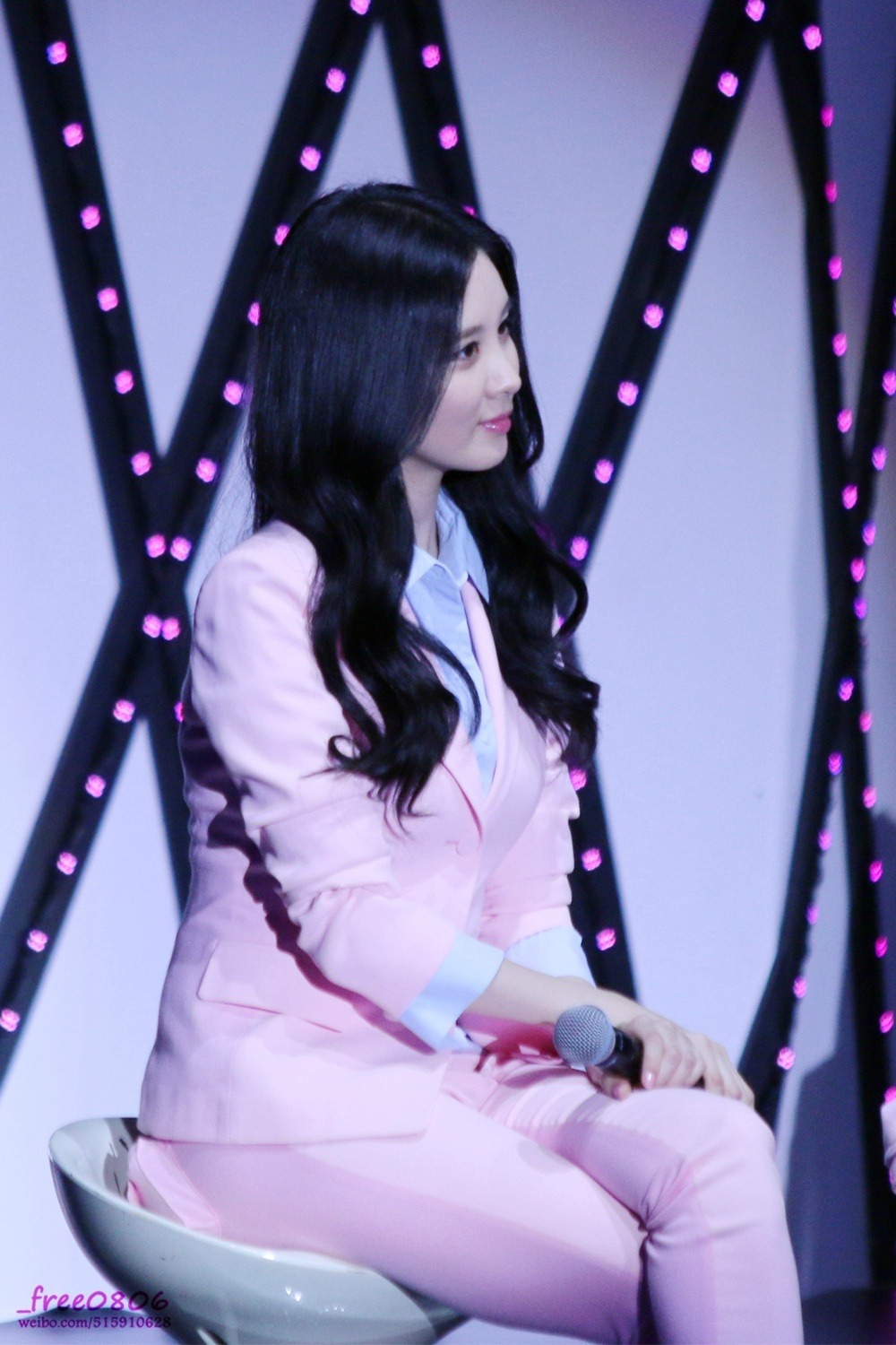 [PIC][29-11-2014]SNSD khởi hành đi Trung Quốc để tham dự "China for GG 1st Fan Party in Bejing" vào sáng nay - Page 7 Tumblr_nfyfg7TsCd1s5ls2yo9_1280