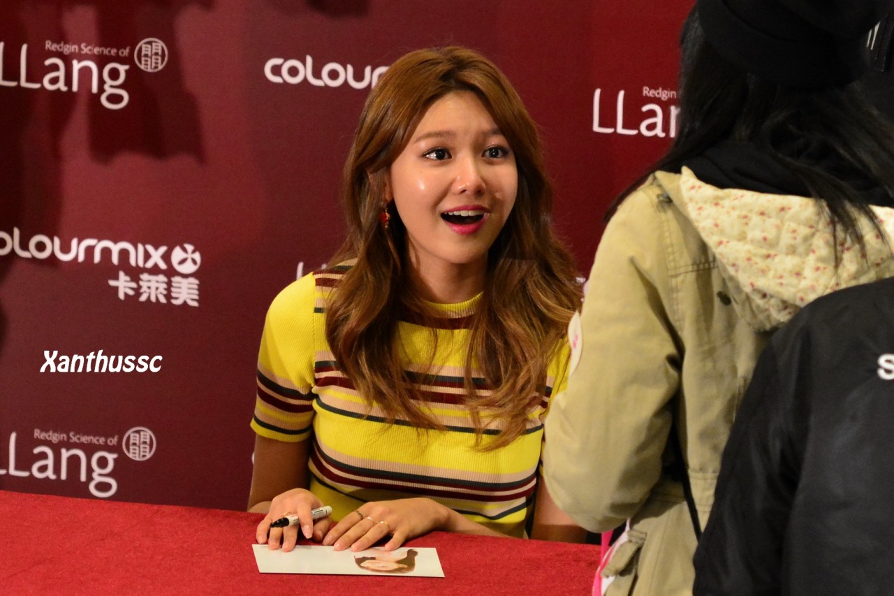 [PIC][04-02-2015]SooYoung xuất phát đi Hồng Kông để tham dự buổi fansign cho thương hiệu mỹ phẩm "LLang" - Page 4 Tumblr_njelog5EXS1sewbc1o1_1280