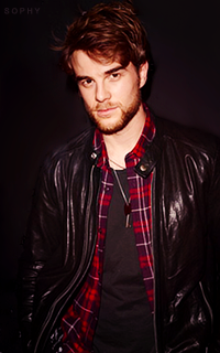 Nathaniel Buzolic  Tumblr_n90pzuS2Jw1redzfao5_r2_250