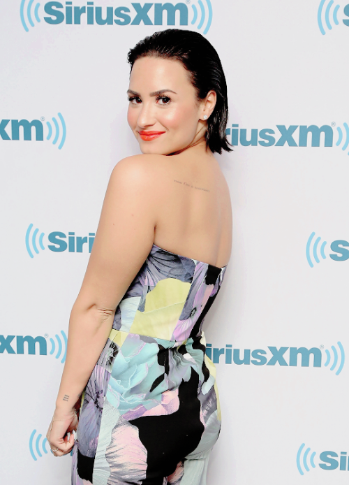 demetria lovato.  - Página 2 Tumblr_nql2c7C0ga1qgqqsjo1_500