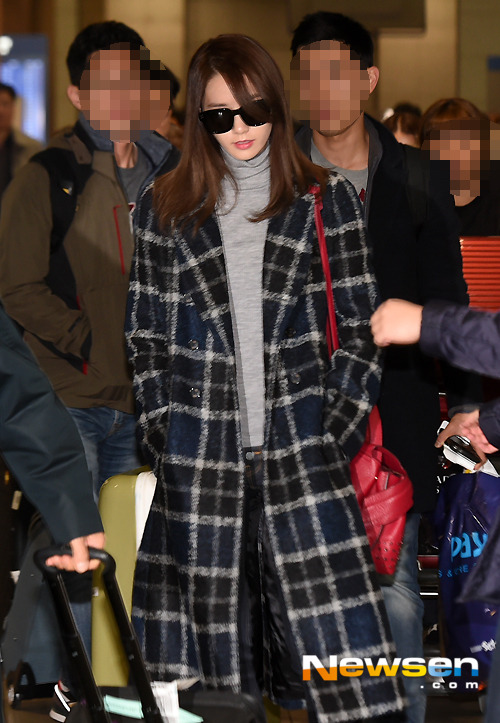 [PIC][28-11-2015]YoonA trở về Hàn Quốc vào chiều nay Tumblr_nyj1plTjTy1sewbc1o1_500