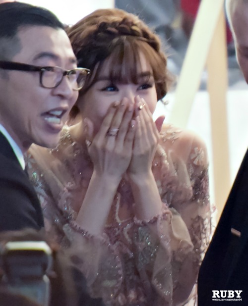 [PIC][04-02-2015]Tiffany khởi hành đi Hồng Kông để tham dự sự kện "Valentino Flagship Grand Opening" vào trưa nay - Page 3 Tumblr_njb24cz64I1sewbc1o1_500