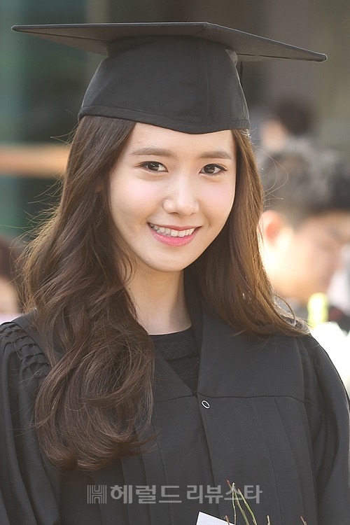 [PIC][24-02-2015]YoonA tham dự Lễ Tốt Nghiệp của Trường Đại học Dongguk và Hội thảo về Lễ Tốt Nghiệp vào sáng nay Tumblr_nk9i63EVeu1sewbc1o1_500