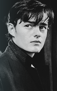 Sam Riley - 200*320 Tumblr_o53zxfGUEm1u7ut5io4_250