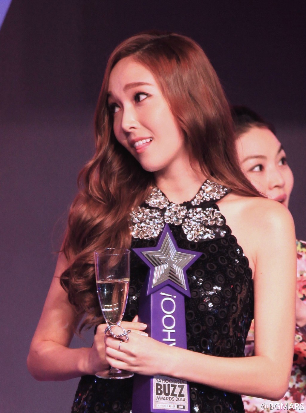 [PIC][07-12-2014]Jessica khởi hành đi Hồng Kông để tham dự "Yahoo Asia Buzz Award 2014" vào sáng nay - Page 2 Tumblr_ngaw0igPcF1sewbc1o1_1280