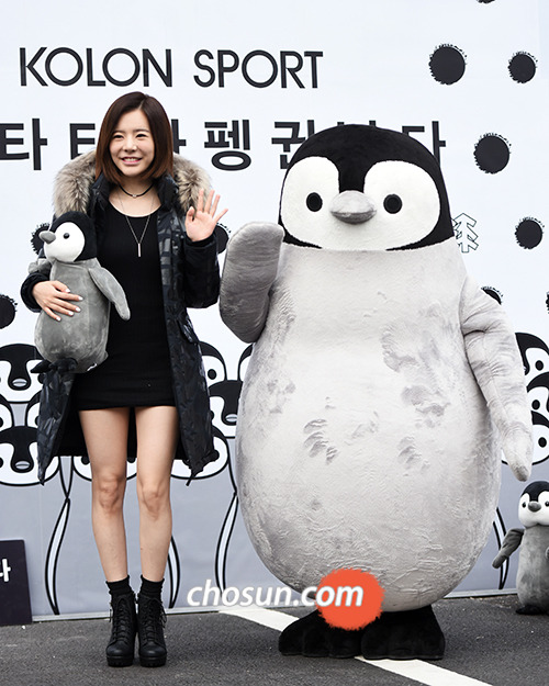 [PIC][24-11-2015]Sunny tham dự sự kiện "Kolon Sport 'Antarctica 1000 Penguins Flying'" vào chiều nay Tumblr_nybmco730L1sewbc1o1_500