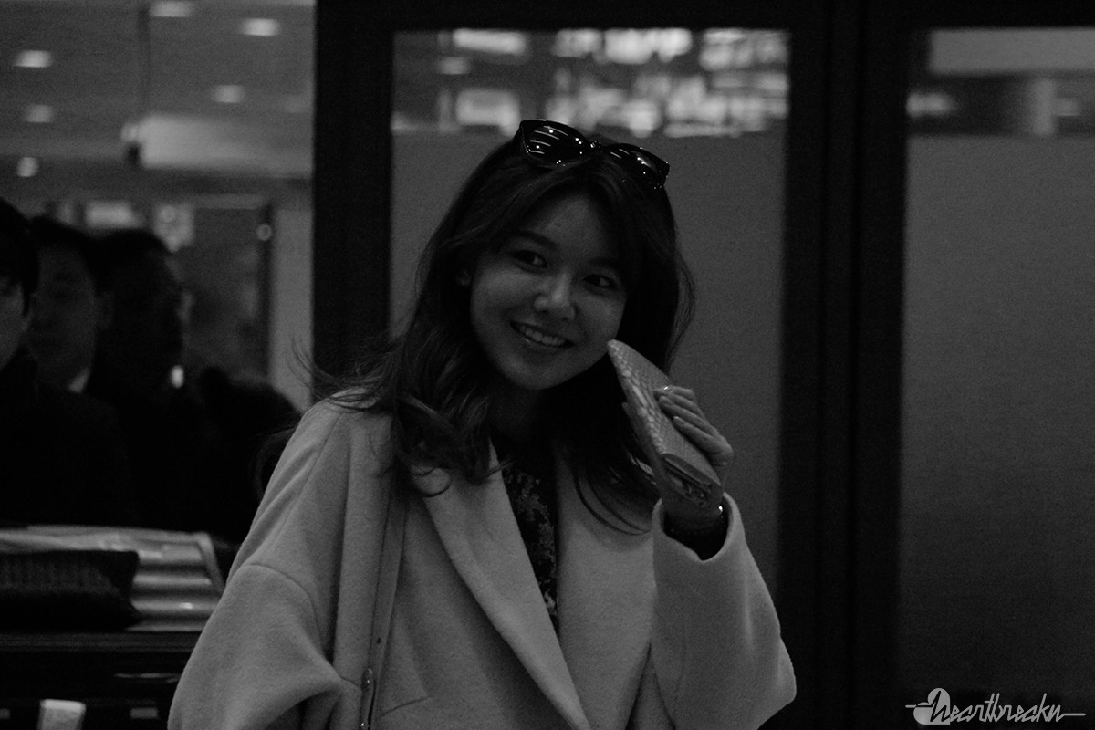 [PIC][06-02-2015]Tiffany và SooYoung trở về Hàn Quốc vào sáng sớm nay Tumblr_njcw93vff31sewbc1o2_1280