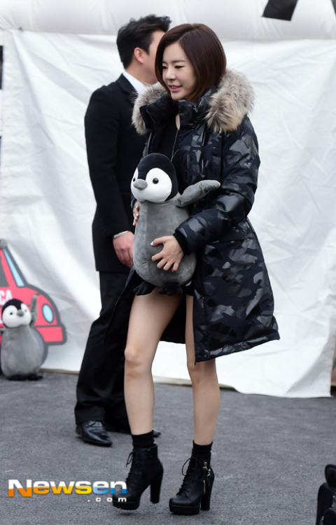 [PIC][24-11-2015]Sunny tham dự sự kiện "Kolon Sport 'Antarctica 1000 Penguins Flying'" vào chiều nay Tumblr_nybmkiNrrC1sewbc1o1_500