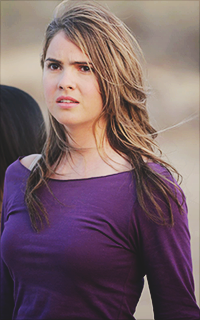 Shelley Hennig Tumblr_n8oad57xdr1saikalo1_250