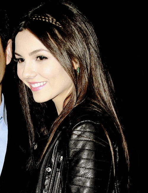 ;victoria justice.♡ - Página 8 Tumblr_n7fcv7ezGc1rids08o1_500