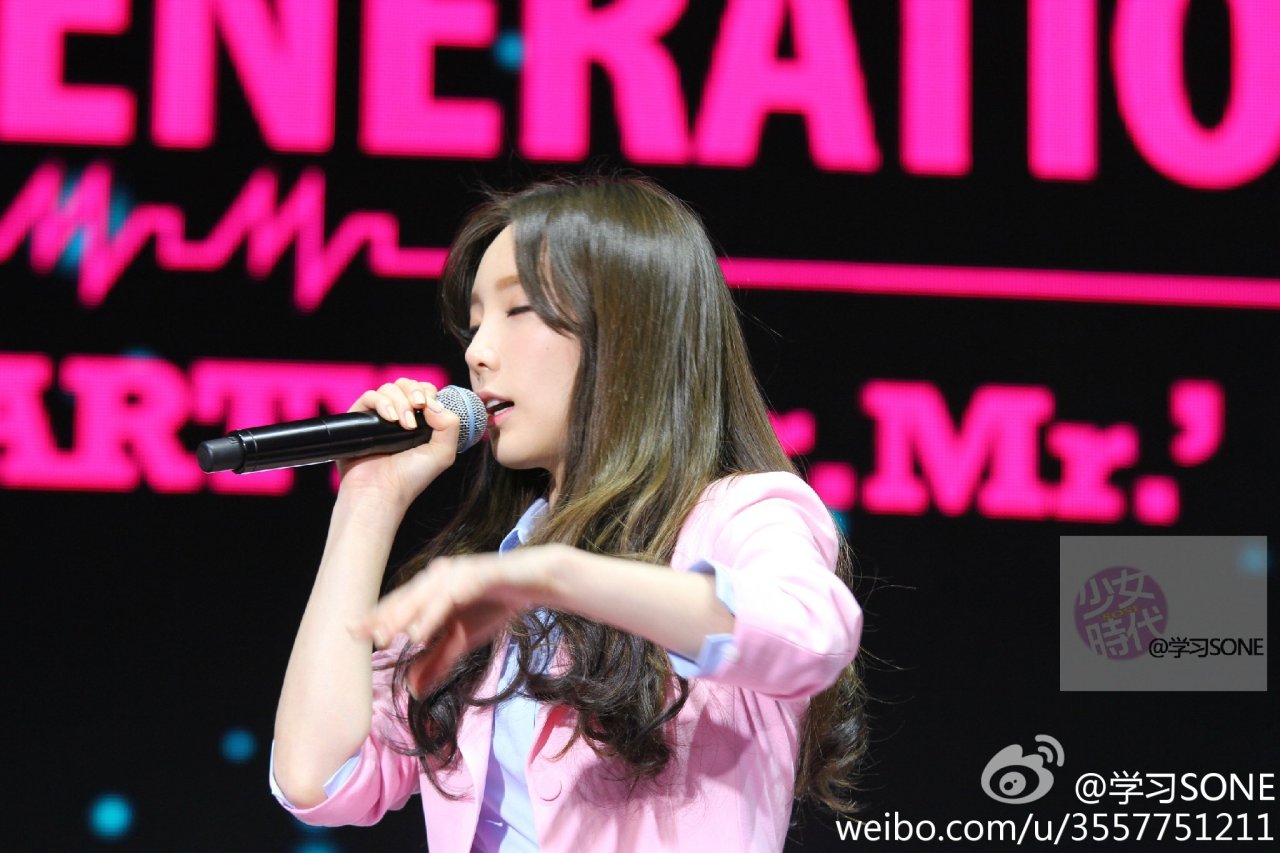 [PIC][29-11-2014]SNSD khởi hành đi Trung Quốc để tham dự "China for GG 1st Fan Party in Bejing" vào sáng nay - Page 8 Tumblr_nfyniiUeFD1sewbc1o2_1280