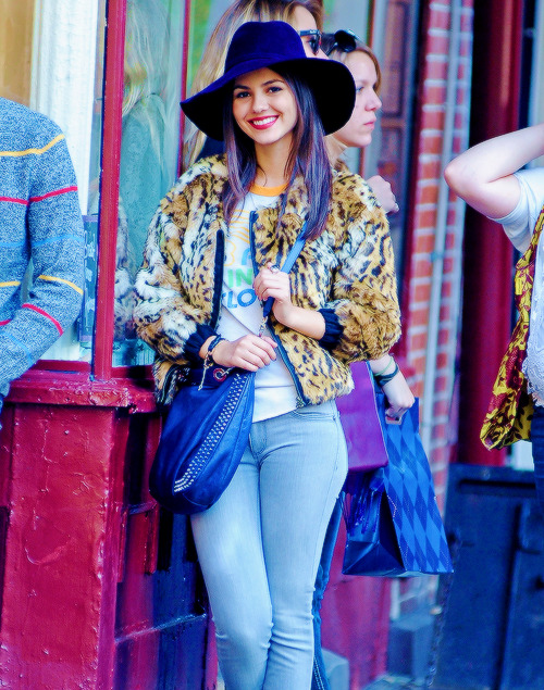 ;victoria justice.♡ - Página 14 Tumblr_mus40tcXXR1rids08o1_500