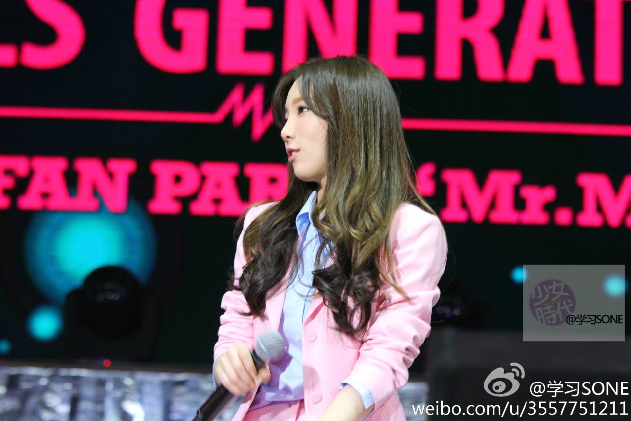 [PIC][29-11-2014]SNSD khởi hành đi Trung Quốc để tham dự "China for GG 1st Fan Party in Bejing" vào sáng nay - Page 8 Tumblr_nfymw54sw41sewbc1o3_1280