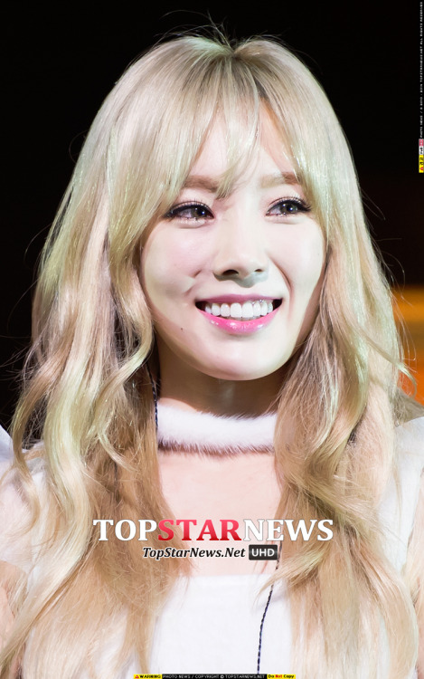 [PIC][03-12-2015]TaeTiSeo tham dự Showcase "TTS X-MAS Special 'Dear Santa'" vào tối nay Tumblr_nyt4579Z5h1sewbc1o1_500