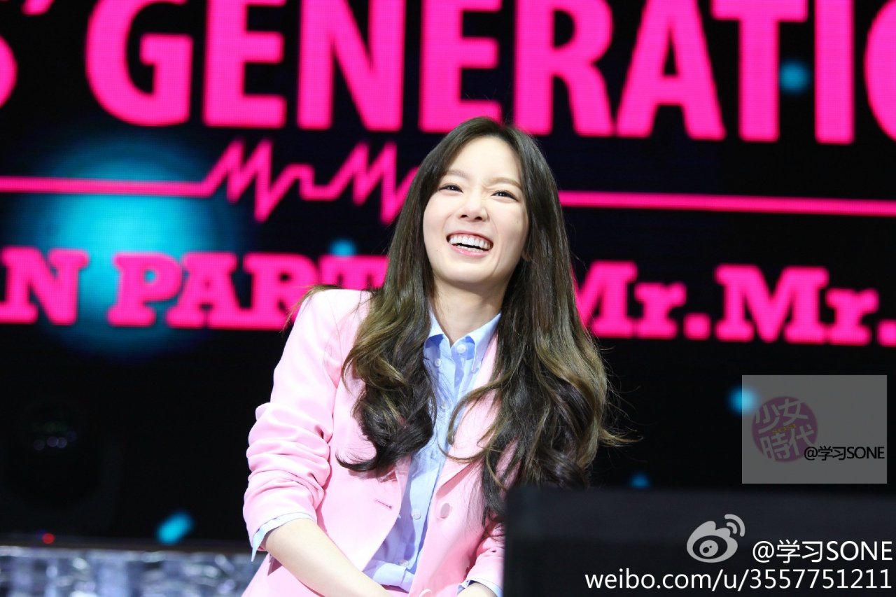 [PIC][29-11-2014]SNSD khởi hành đi Trung Quốc để tham dự "China for GG 1st Fan Party in Bejing" vào sáng nay - Page 8 Tumblr_nfymw54sw41sewbc1o4_1280