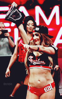 Nikki Bella Tumblr_nvrmo3l3pF1qiiwoqo3_250