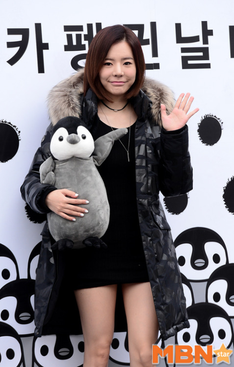 [PIC][24-11-2015]Sunny tham dự sự kiện "Kolon Sport 'Antarctica 1000 Penguins Flying'" vào chiều nay Tumblr_nybmibFX3H1sewbc1o1_500