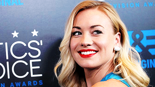 yvonne strahovski stock Tumblr_nsbswpkDht1rrrcafo1_r9_500