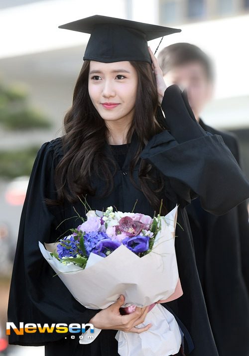 [PIC][24-02-2015]YoonA tham dự Lễ Tốt Nghiệp của Trường Đại học Dongguk và Hội thảo về Lễ Tốt Nghiệp vào sáng nay Tumblr_nk9j6y8IED1sewbc1o1_500