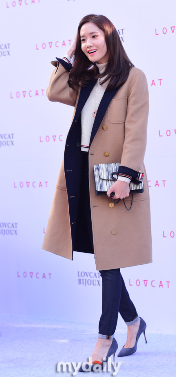 [PIC][24-10-2015]YoonA tham dự buổi fansign cho thương hiệu "LOVCAT" vào chiều nay Tumblr_nwppbsqrMK1sewbc1o1_500