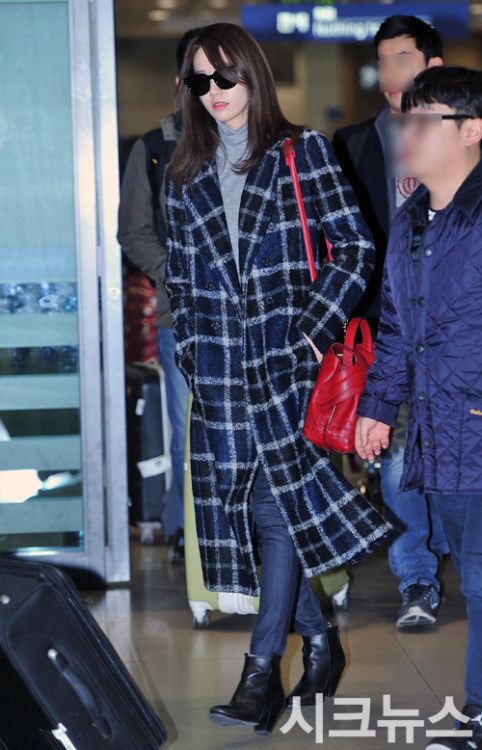 [PIC][28-11-2015]YoonA trở về Hàn Quốc vào chiều nay Tumblr_nyj14gesu01sewbc1o1_500