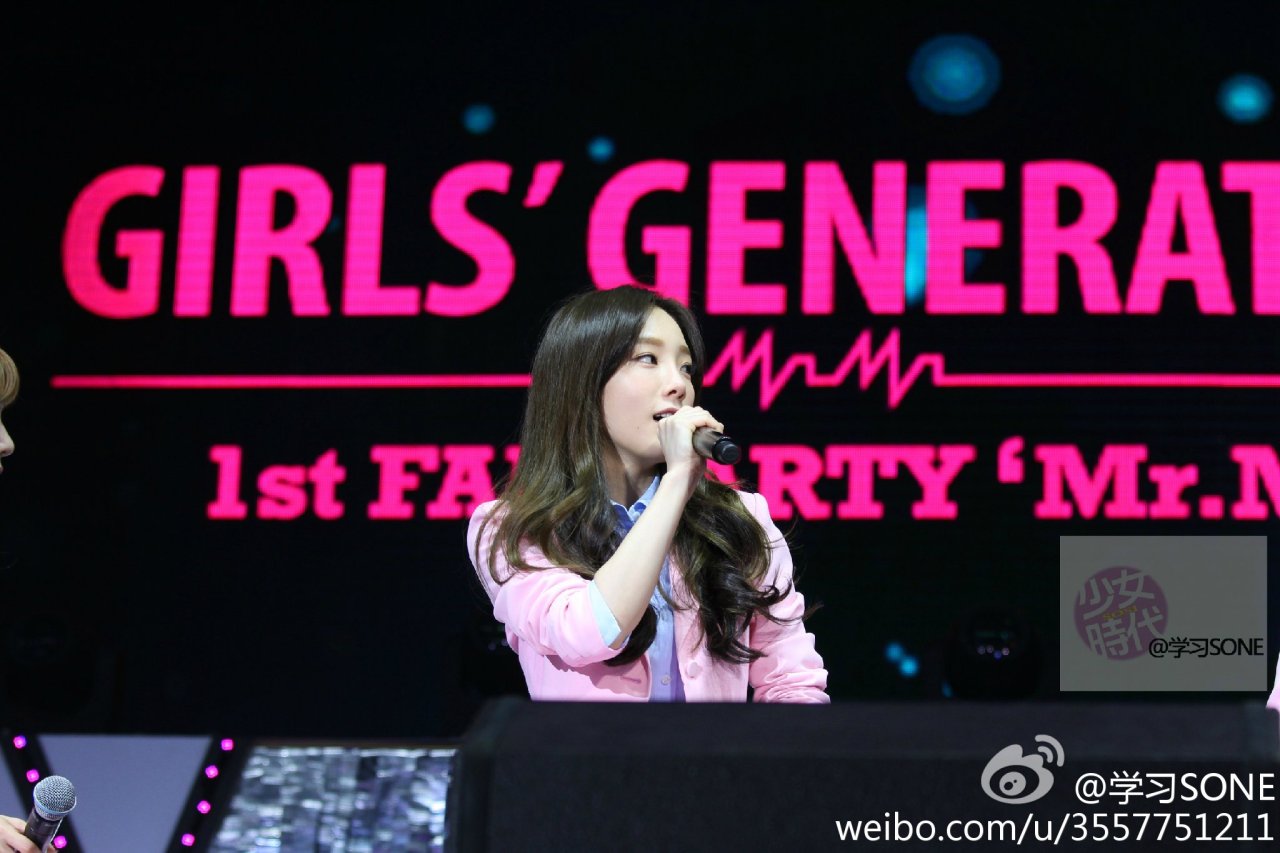 [PIC][29-11-2014]SNSD khởi hành đi Trung Quốc để tham dự "China for GG 1st Fan Party in Bejing" vào sáng nay - Page 8 Tumblr_nfymn5VfVz1sewbc1o1_1280