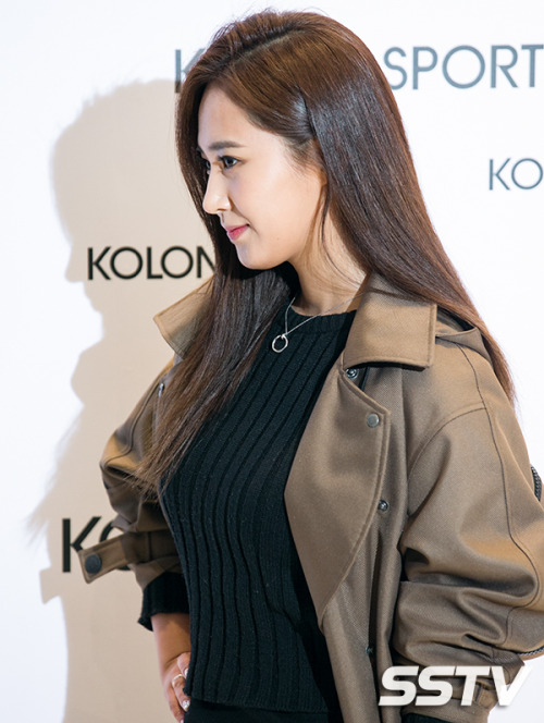 [PIC][29-01-2015]Yuri và HyoYeon tham dự sự kiện "Kolon Sport 2015 S/S Collection" vào chiều nay Tumblr_nixuickXU91sewbc1o1_500