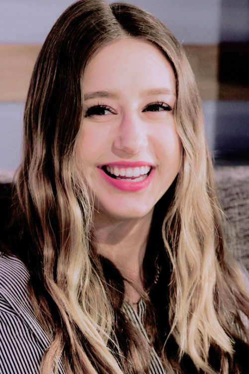 ;taissa perfect farmiga♡ - Página 2 Tumblr_nsf2xivNQm1u47c1lo1_500