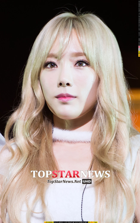 [PIC][03-12-2015]TaeTiSeo tham dự Showcase "TTS X-MAS Special 'Dear Santa'" vào tối nay Tumblr_nyt42yg3ia1sewbc1o1_500