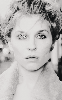 Clémence Poésy ♠ 200*320 Tumblr_o5koktjWNU1u7ut5io4_250