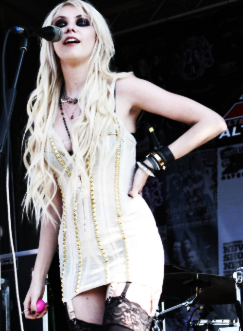 ;taylor momsen.♡ - Página 5 Tumblr_mr2xl3uQ081qlk6zzo1_500