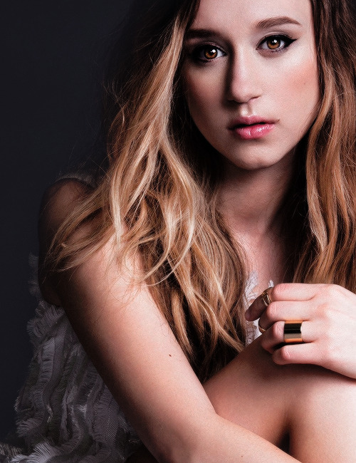 ;taissa perfect farmiga♡ - Página 3 Tumblr_nr9031wsx21qcbk34o1_r2_500