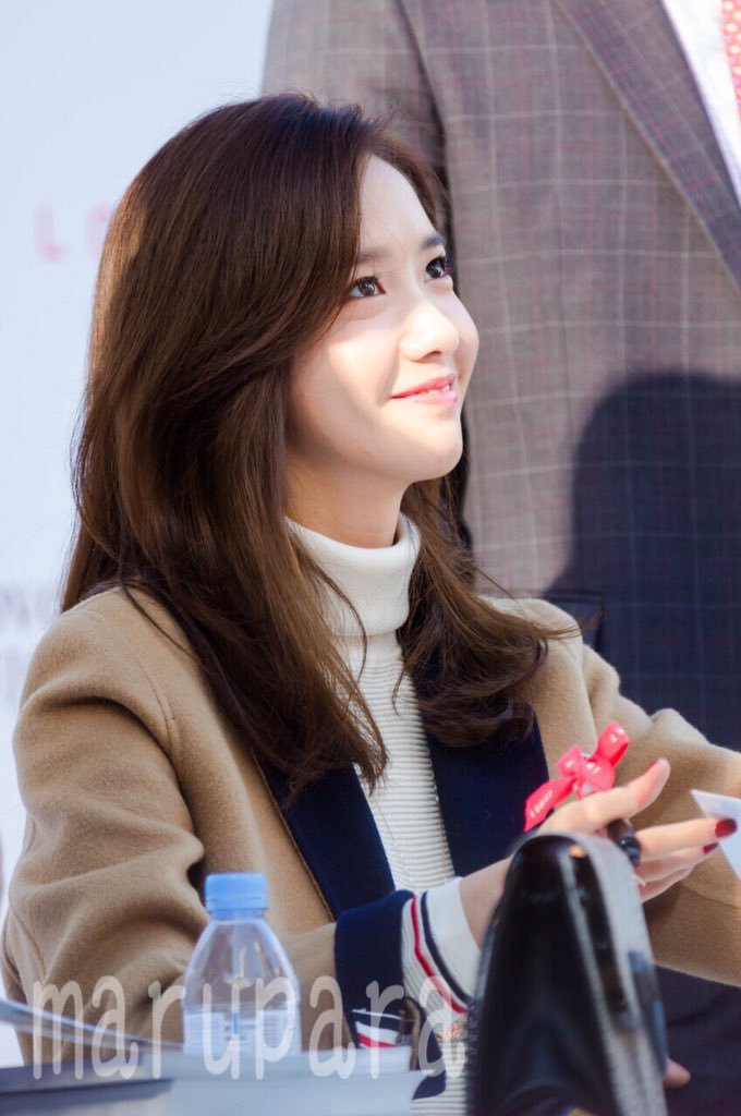 [PIC][24-10-2015]YoonA tham dự buổi fansign cho thương hiệu "LOVCAT" vào chiều nay - Page 3 Tumblr_nws2hibZTh1sewbc1o3_1280